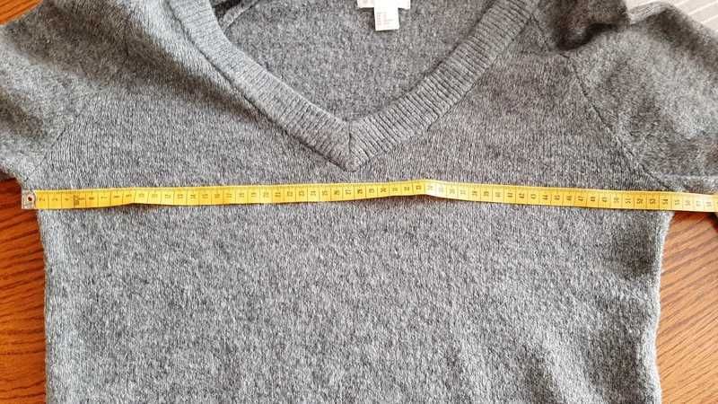 Sweter z dekoltem V H&M rozmiar XS oversize