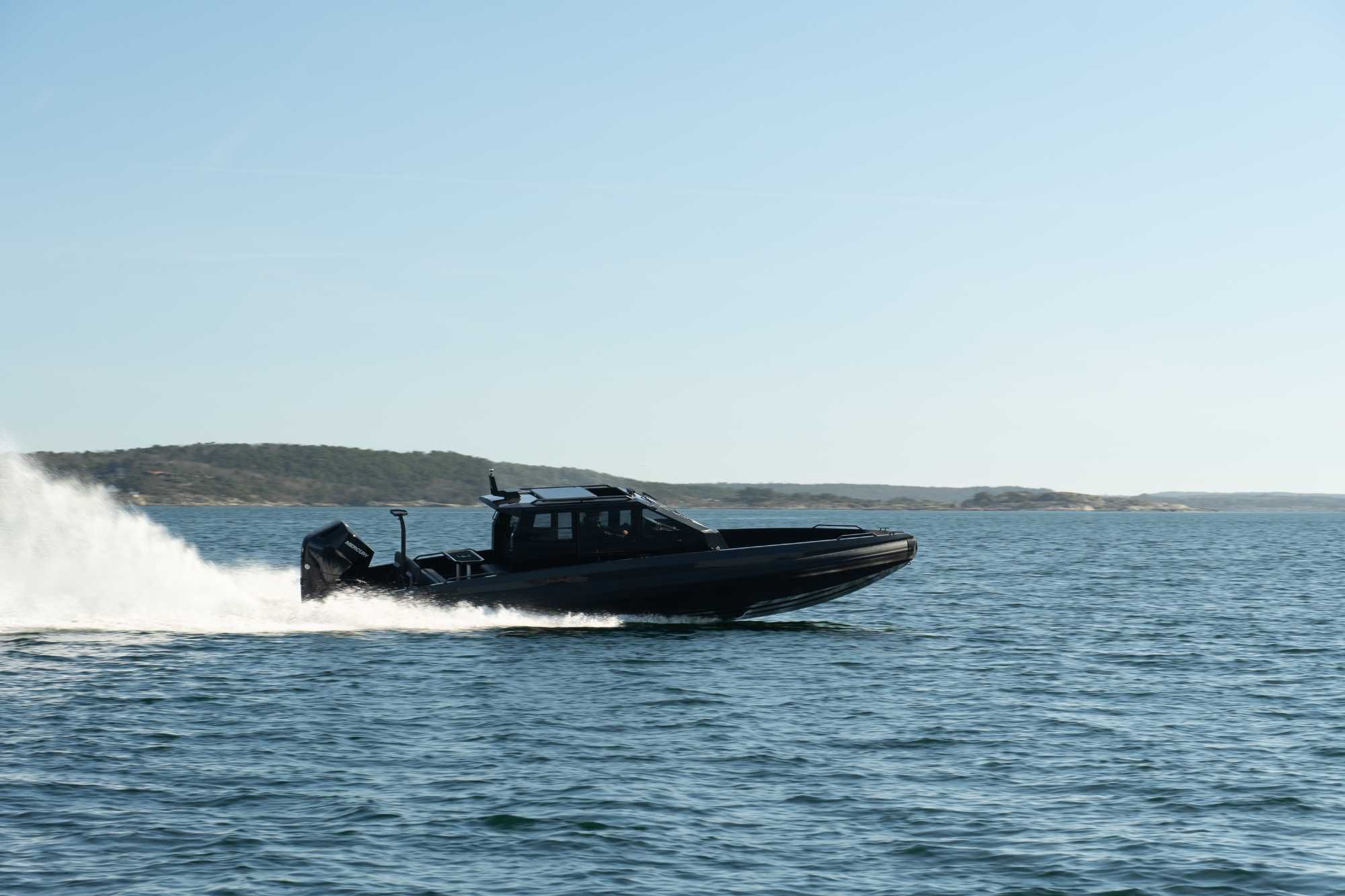 Iron 907 Coupe - sportowa łódź motorowa, jacht MBOATS - Olsztyn