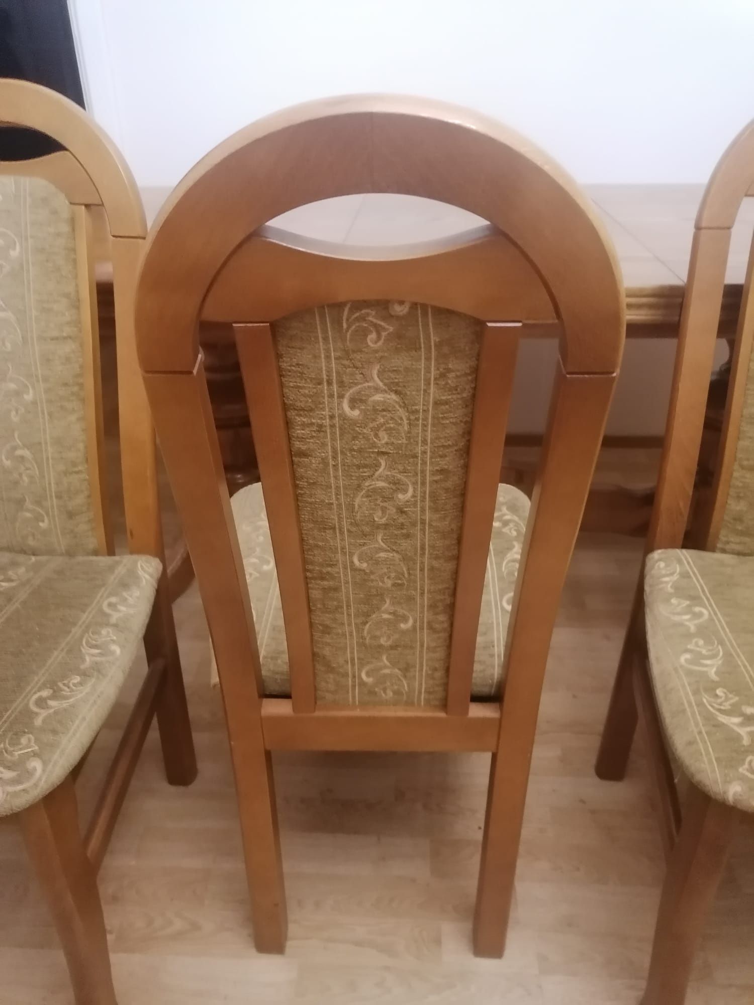 Stół  dębowy duży z krzeslami