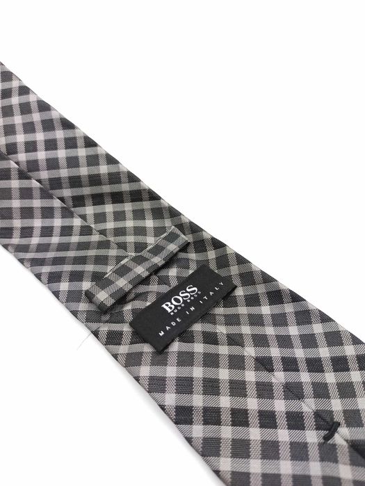 Hugo Boss brązowy jedwabny krawat w kratkę zm71