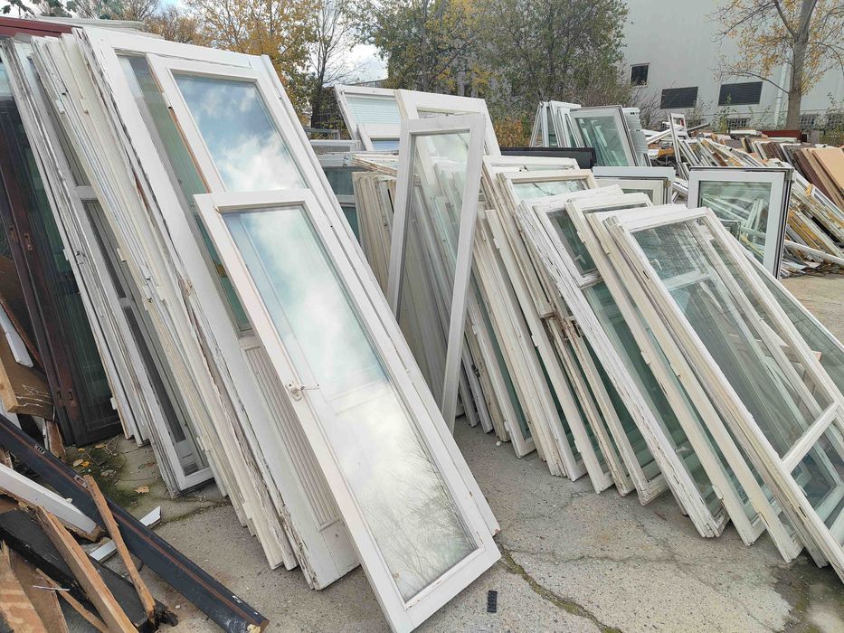 Okna i drzwi drewniane, stalowe, pcv.