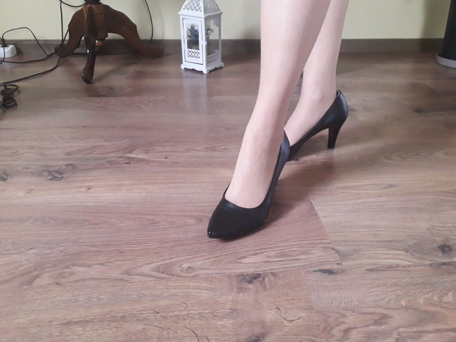 Buty na obcasie-nowe.