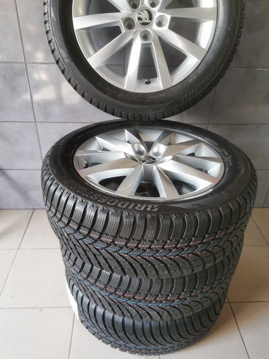 Fabrycznie NOWE Koła zimowe 205/55/16 Bridgestone 5x100 Skoda Rapid Fa