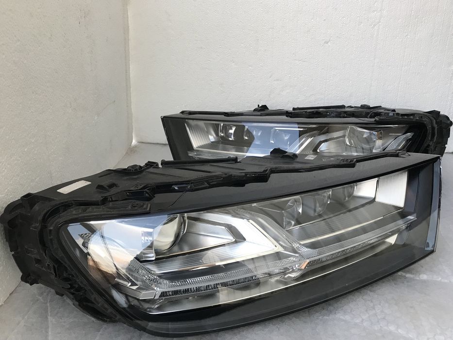 Фара Audi Q7 4M matrix права