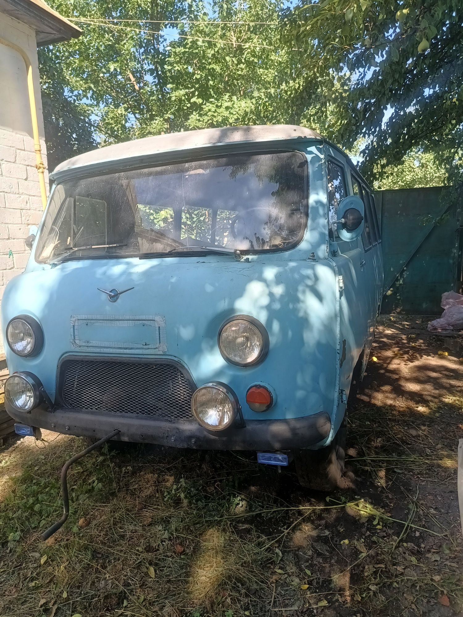 Продам УАЗ 452 Д з причепом