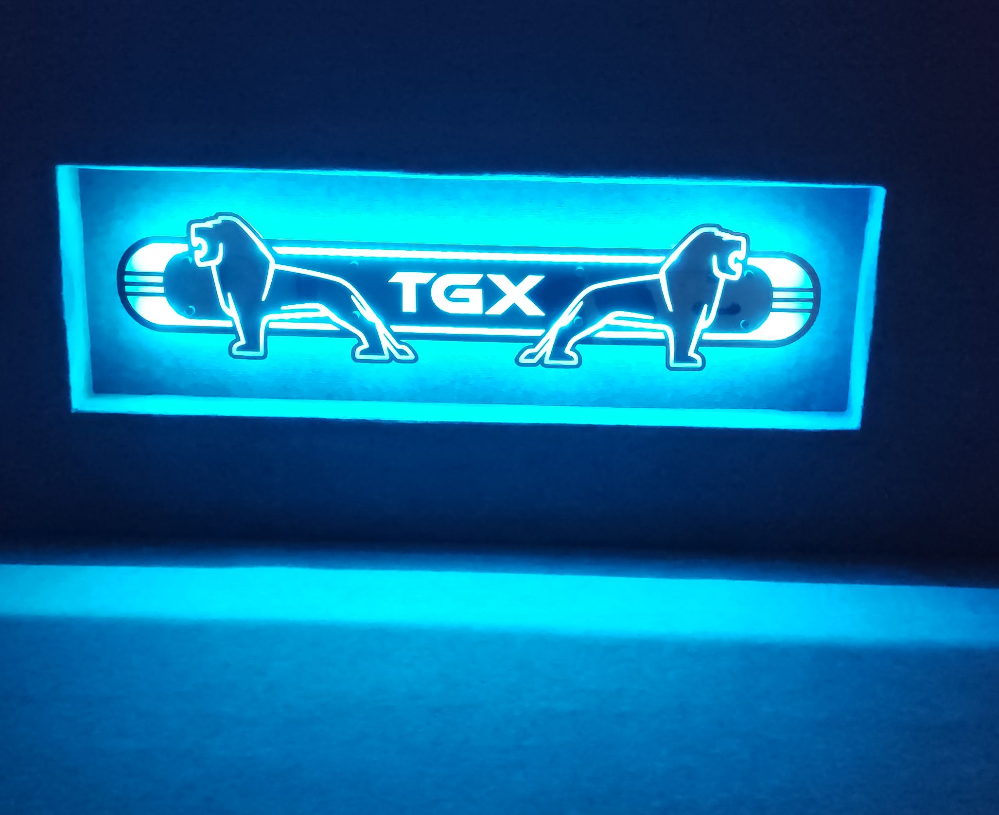 MAN TGX Lustro LED  na tylną ścianę, nad łóżko M02-RGB