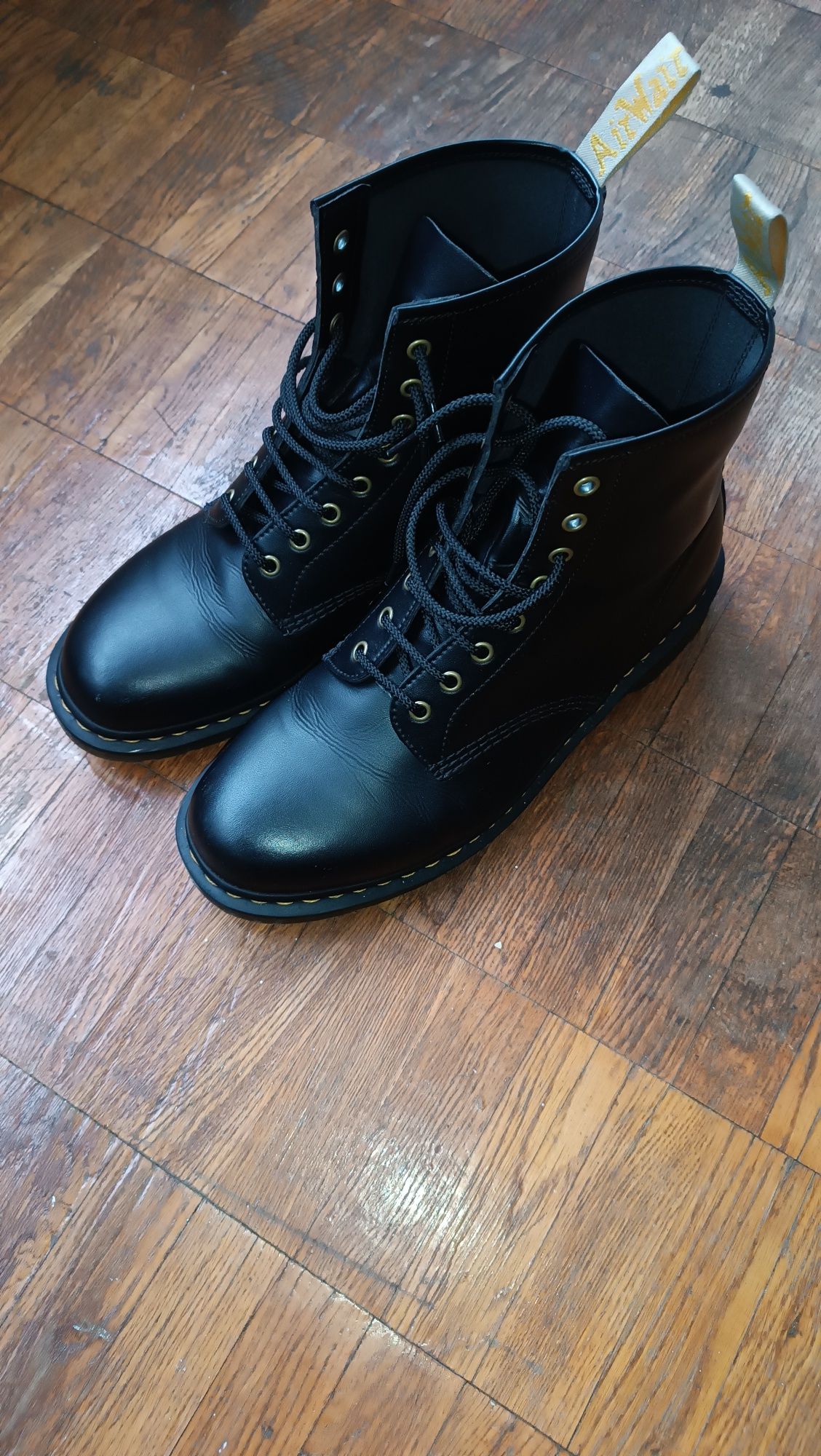 Dr. Martens vegan