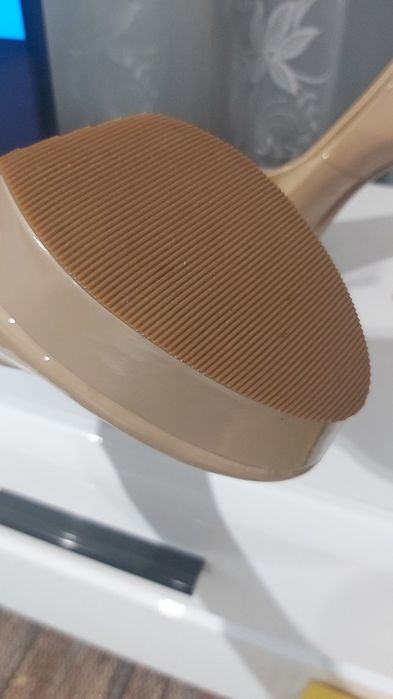 Туфлі жіночі на підборах