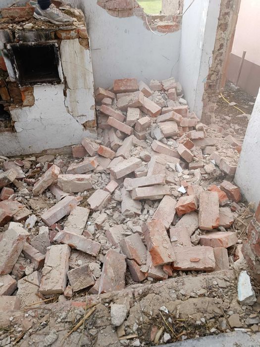 Демонтаж. Вирізання дерев. Вивіз сміття. Чистка ділянок. Вантажники.