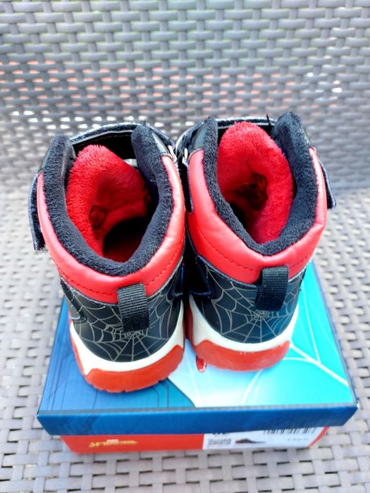Buty ocieplane Spiderman Marvel rozmiar 32