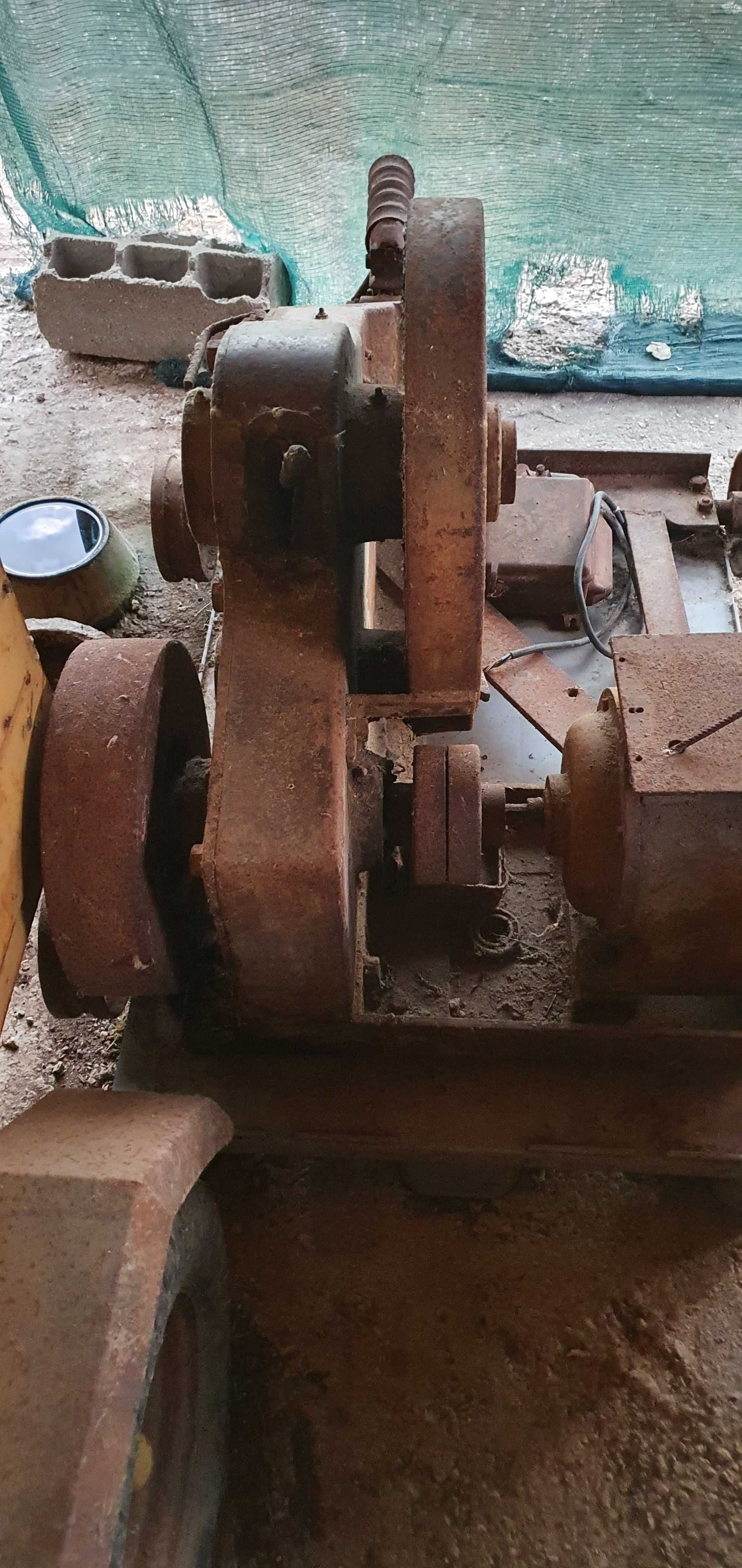 Maquina - Tesoura de cortar Ferro