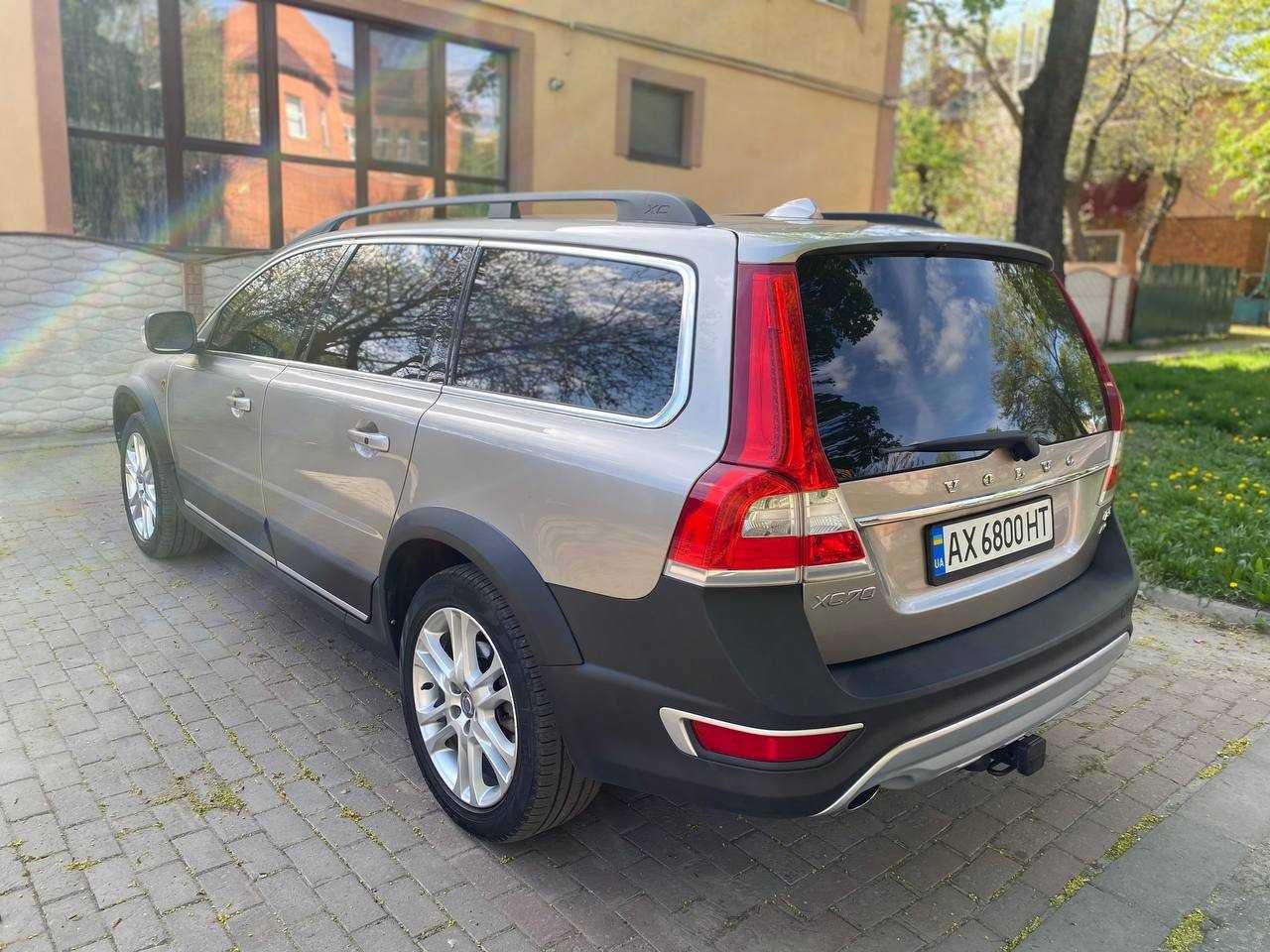 Продам Volvo XC70 2015