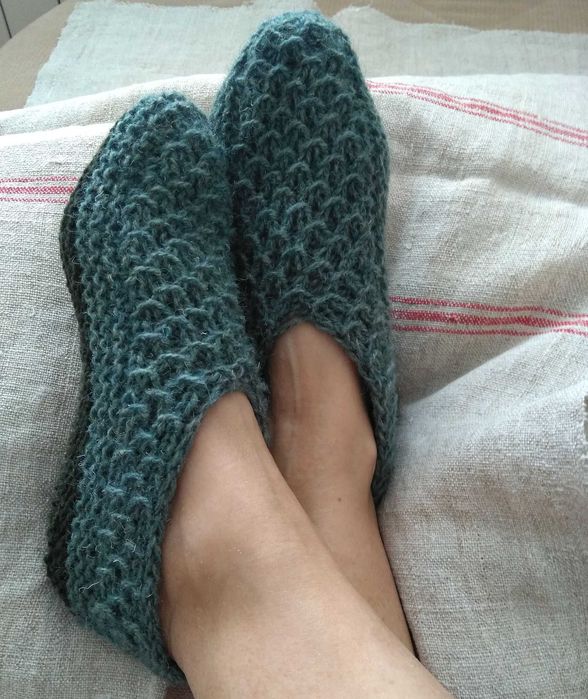 М'яки слідки із вовни середньої товщини.