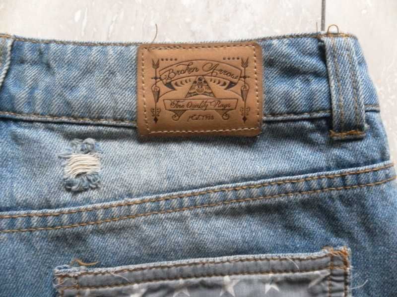 Krótkie spodenki szorty jeans ćwieki gwiazdki 36,S Broken Arrow