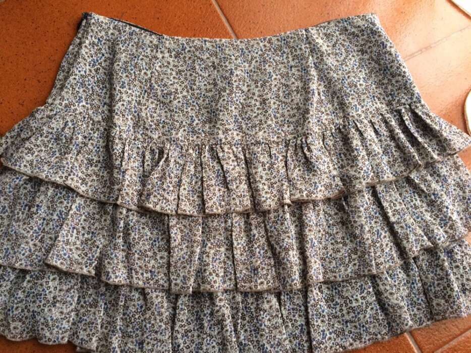 Saia folhos Zara