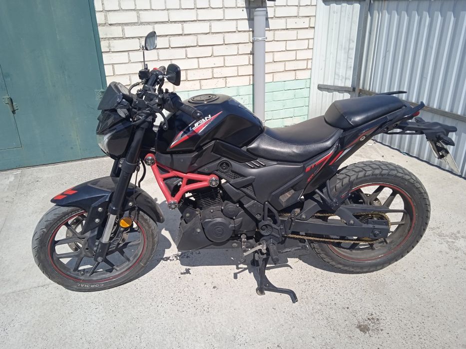 Продам мотоцикл Lifan SR200