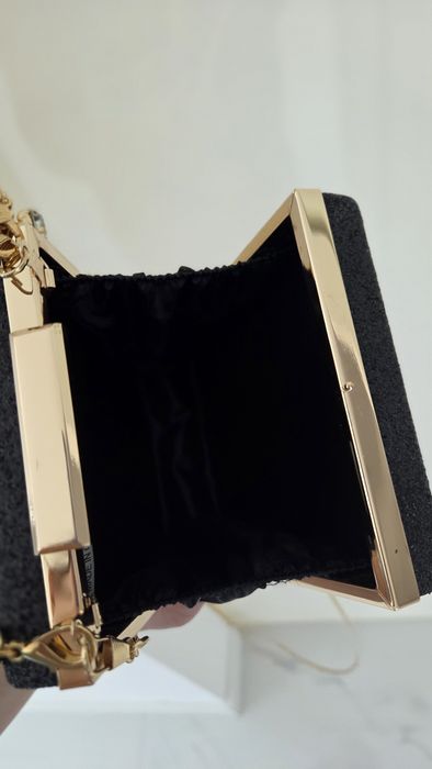 Nowa torebka wizytowa czarno złota cyrkonie łańcuszek