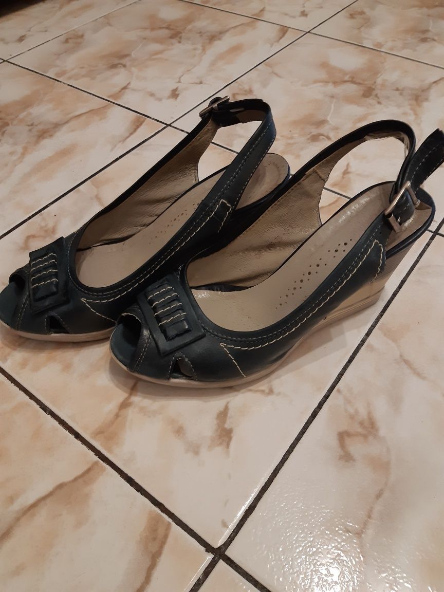 Buty damskie koturny z odkrytą piętą i palcami