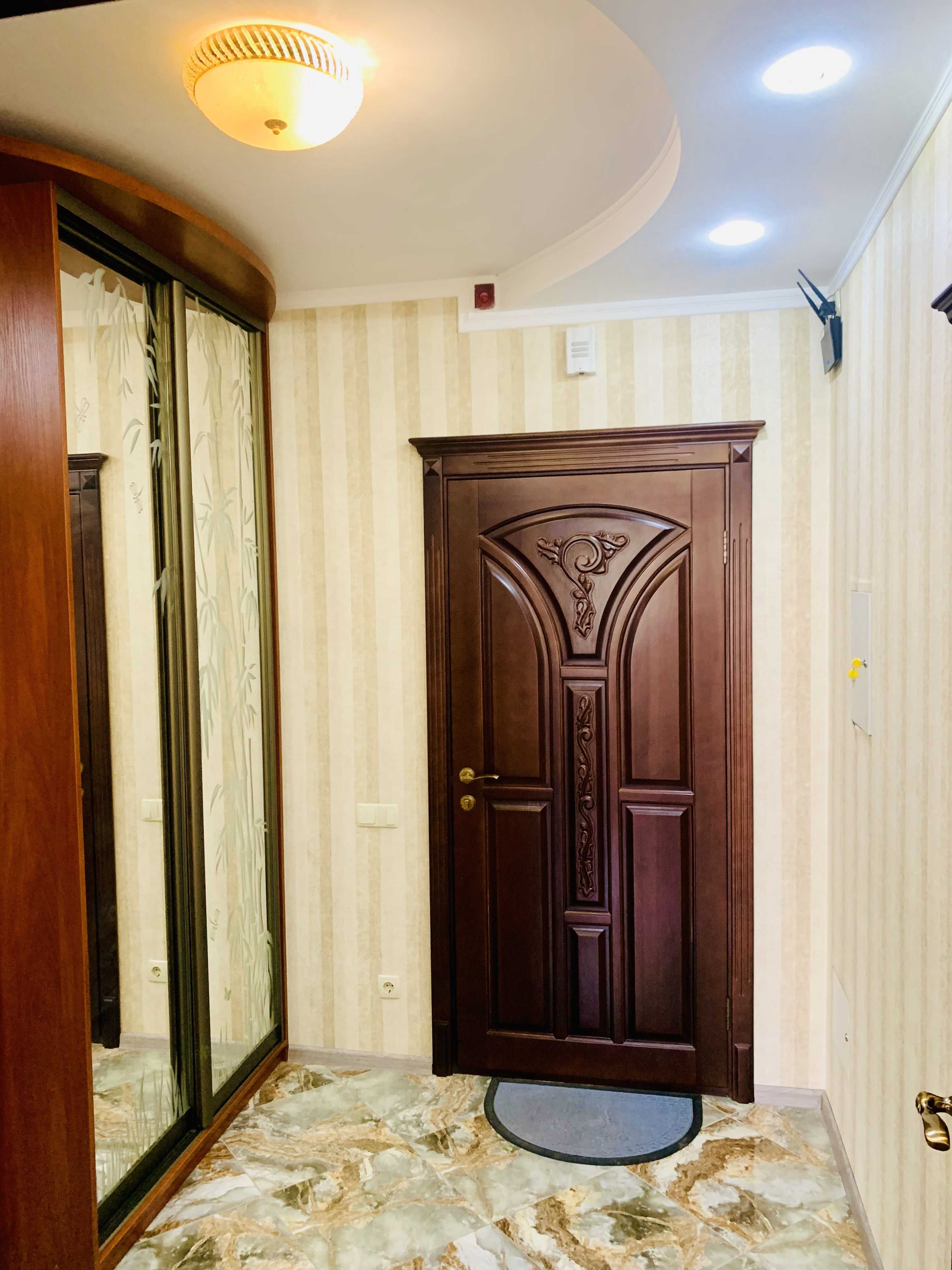 Дарницький Позняки вул. Ревуцького,9 Харьківський  Продаж  82кв.м.