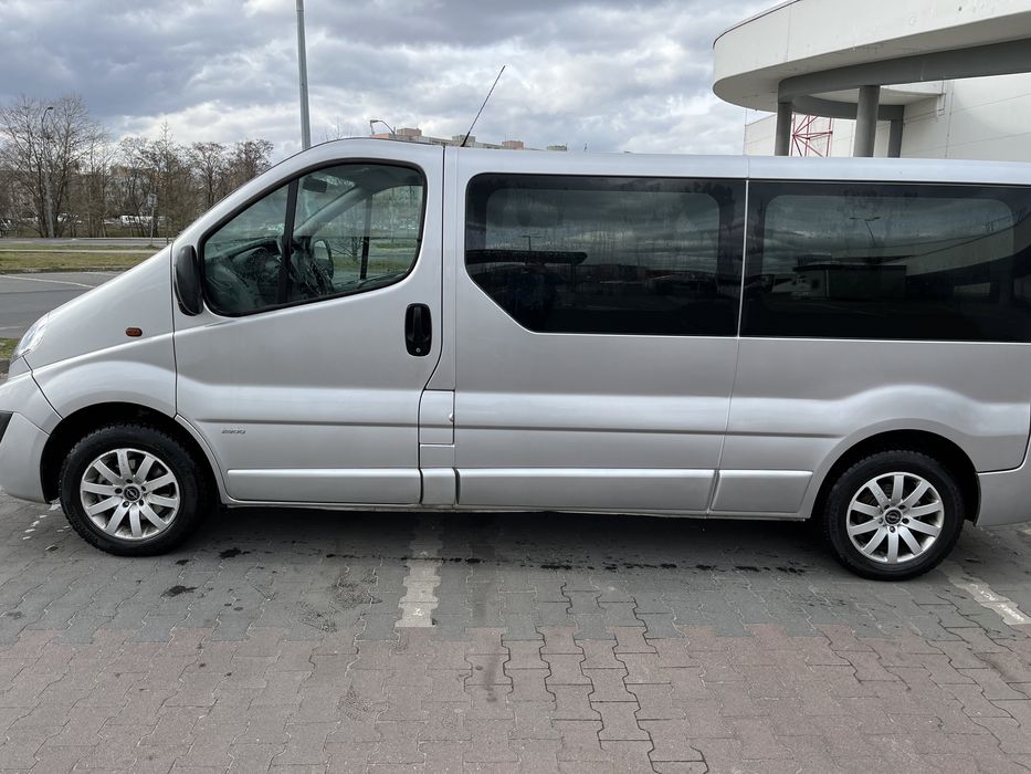 wynajem busa z kierowcą lub bez 9 osobowy furgon blaszak auto,