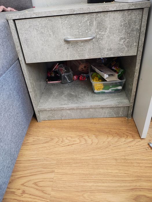 Szafka brzozowa oraz śiwa