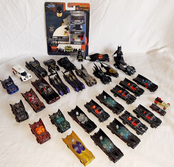Miniaturas Batmobile várias escalas e marcas