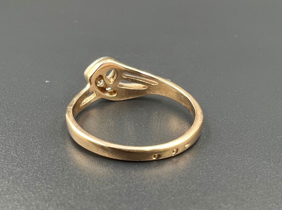 Каблучка золота 585 з діамантами