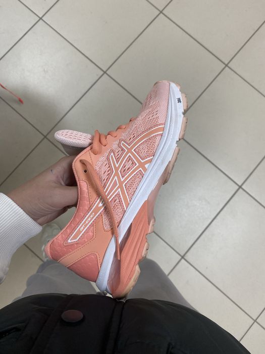 кросівки asics 38 розмір