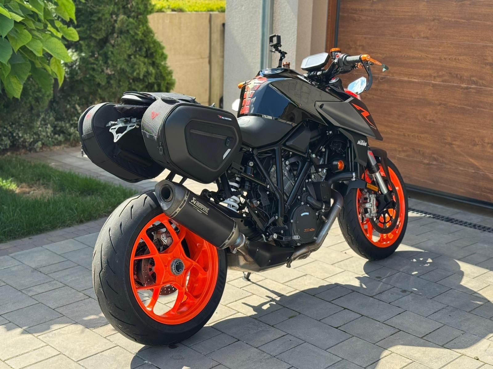 KTM Super Duke KTM 1290 superduke R Akrapović stan idealny bezwypadkowy dodatki