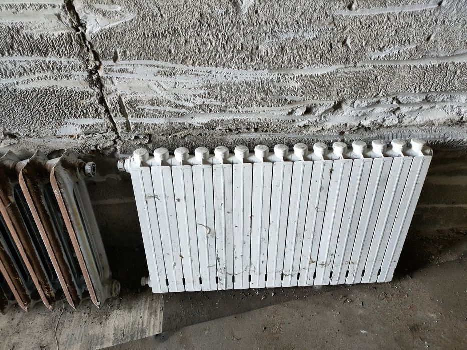 Grzejnik aluminiowy i żeliwny