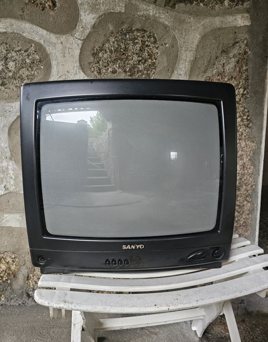 TV Sanyo com comando