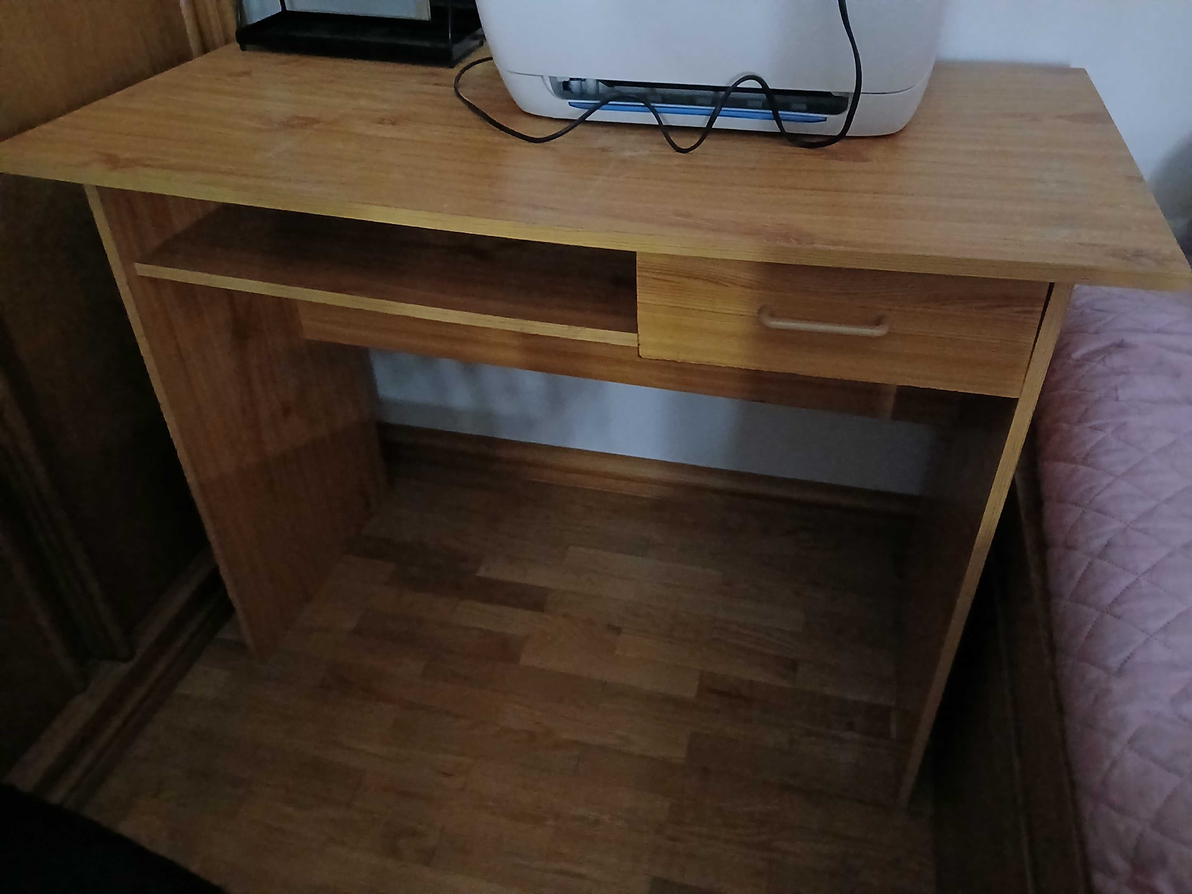 Conjunto Cadeira + secretária + 2 pasteleiras