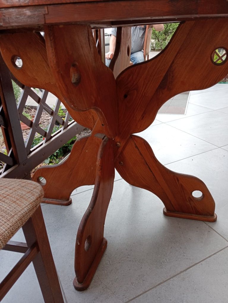 Stół drewniany z ławką