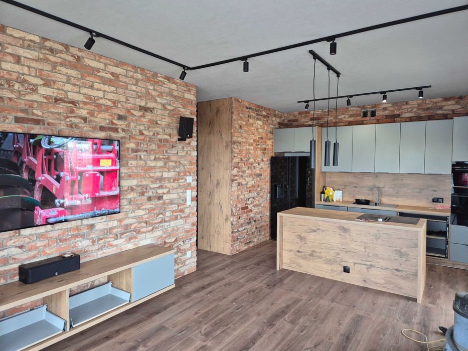 Układanie płytek z cegły ,kamienia, glazura ,brukarstwo, docieplenia