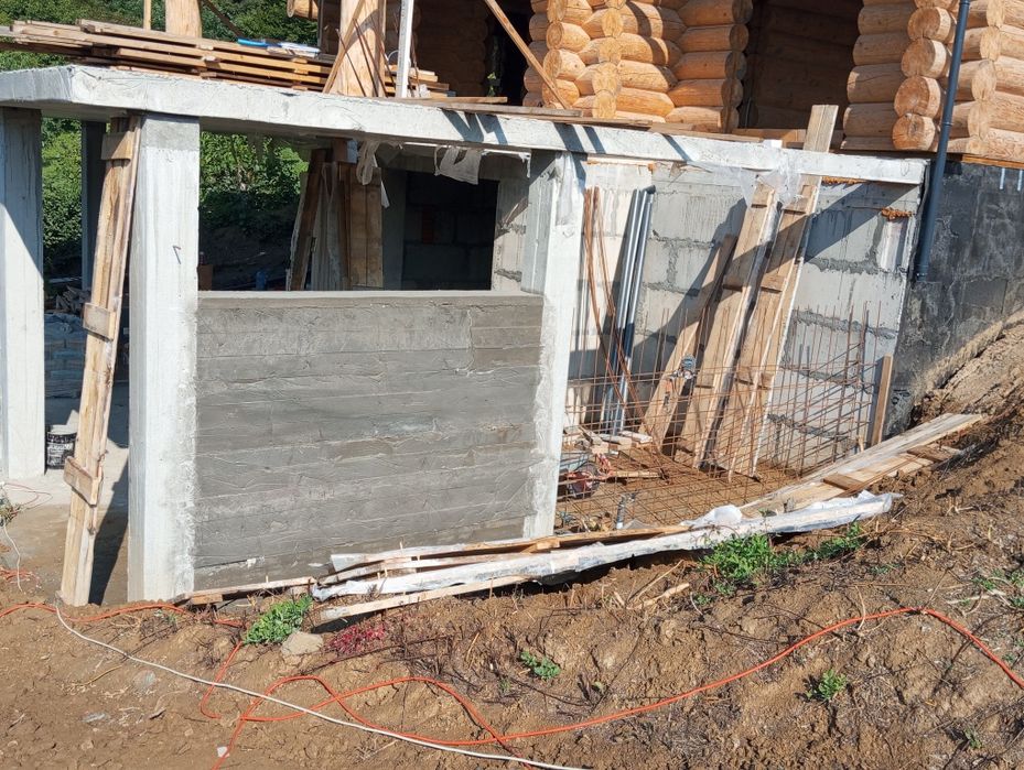 Бетонні та монолітні роботи,демонтаж та земляні роботи