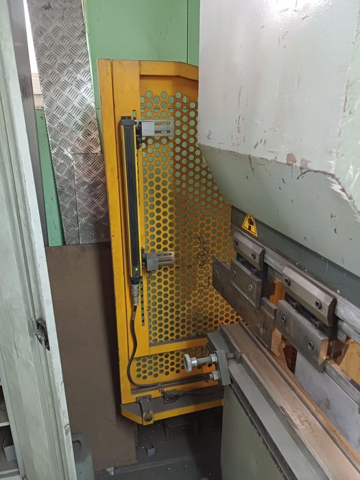 Krawędziarka hydrauliczna 2500*80T CNC