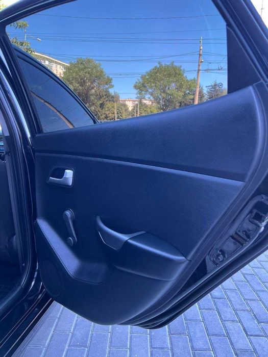 Автомобіль Kia Rio 2012