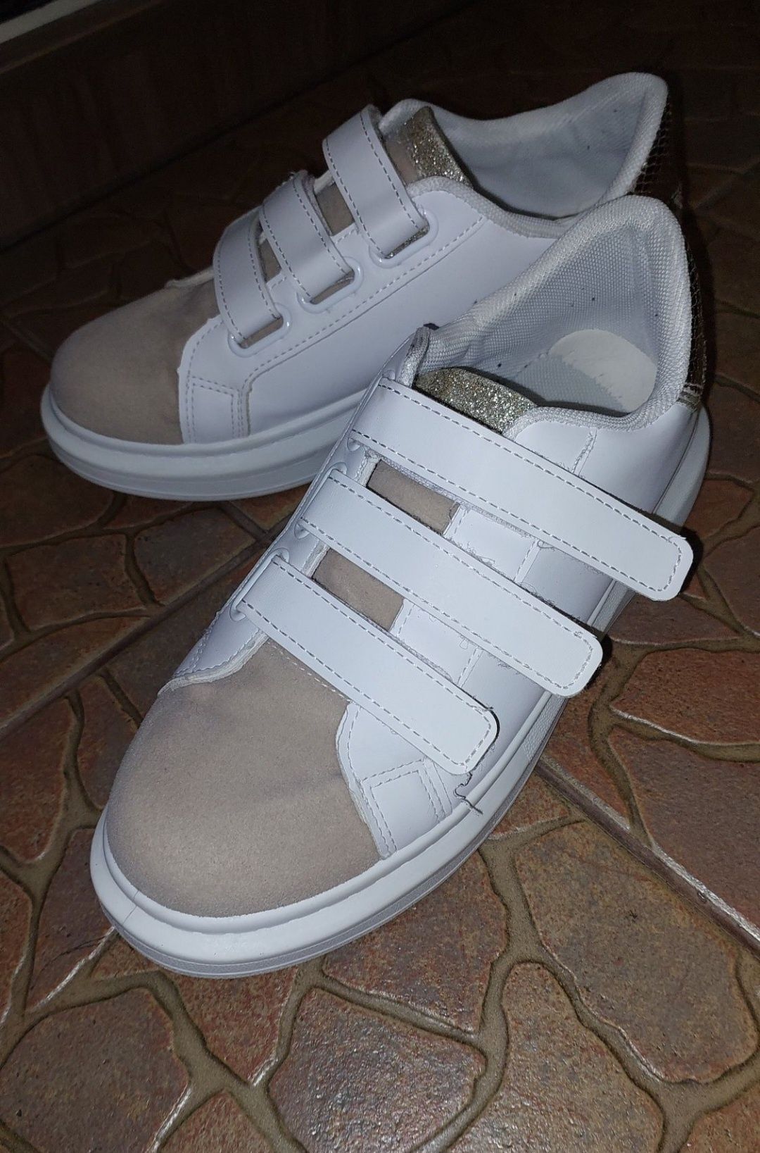 Жіночі кросівки білі шкіряні 41 розмір 26,7 см кроссовки