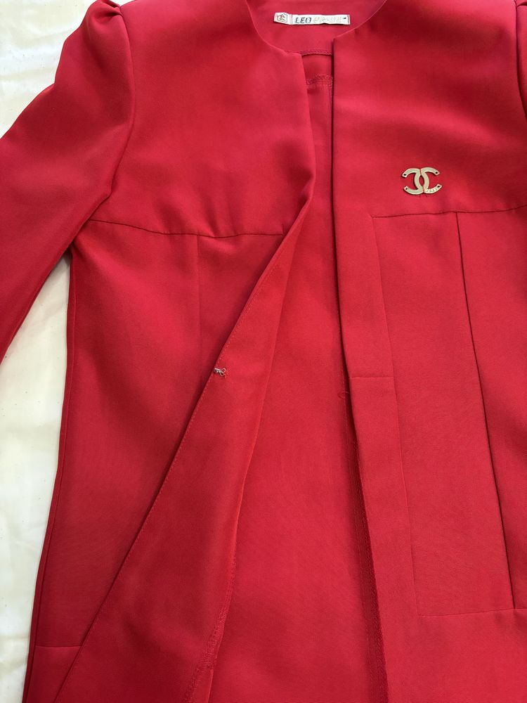 Піджак червоного кольору, 42-44