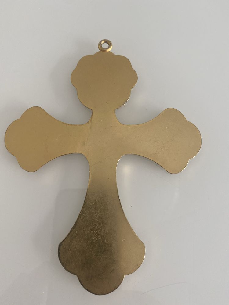 Cruz bizantina, colorida, em metal