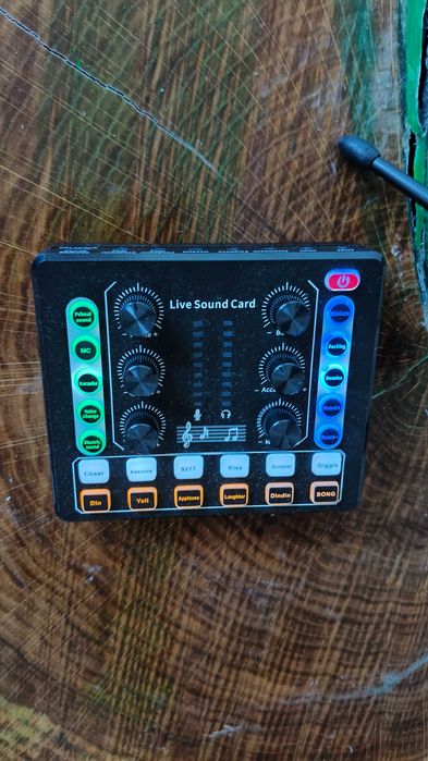 Konsola DJ, mixer, karta muzyczna, smartphone, pc