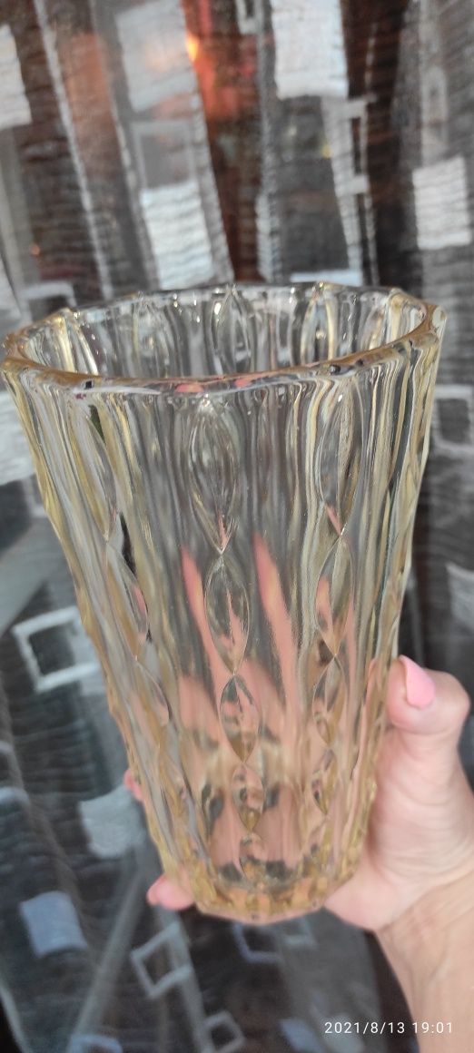 Średni wazon z formowanego szkła H.S.G. Ząbkowice