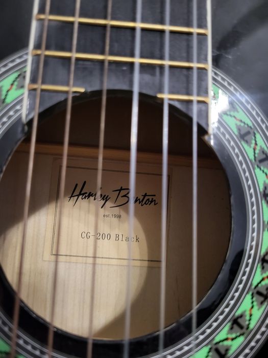 Harley Benton CG200‑BKczarna klasyczna gitara 4/4