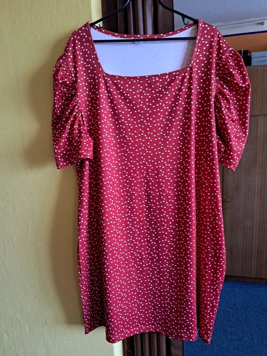 Nową czerwona tunika sukienka  w serduszka rozmiar 4xl.