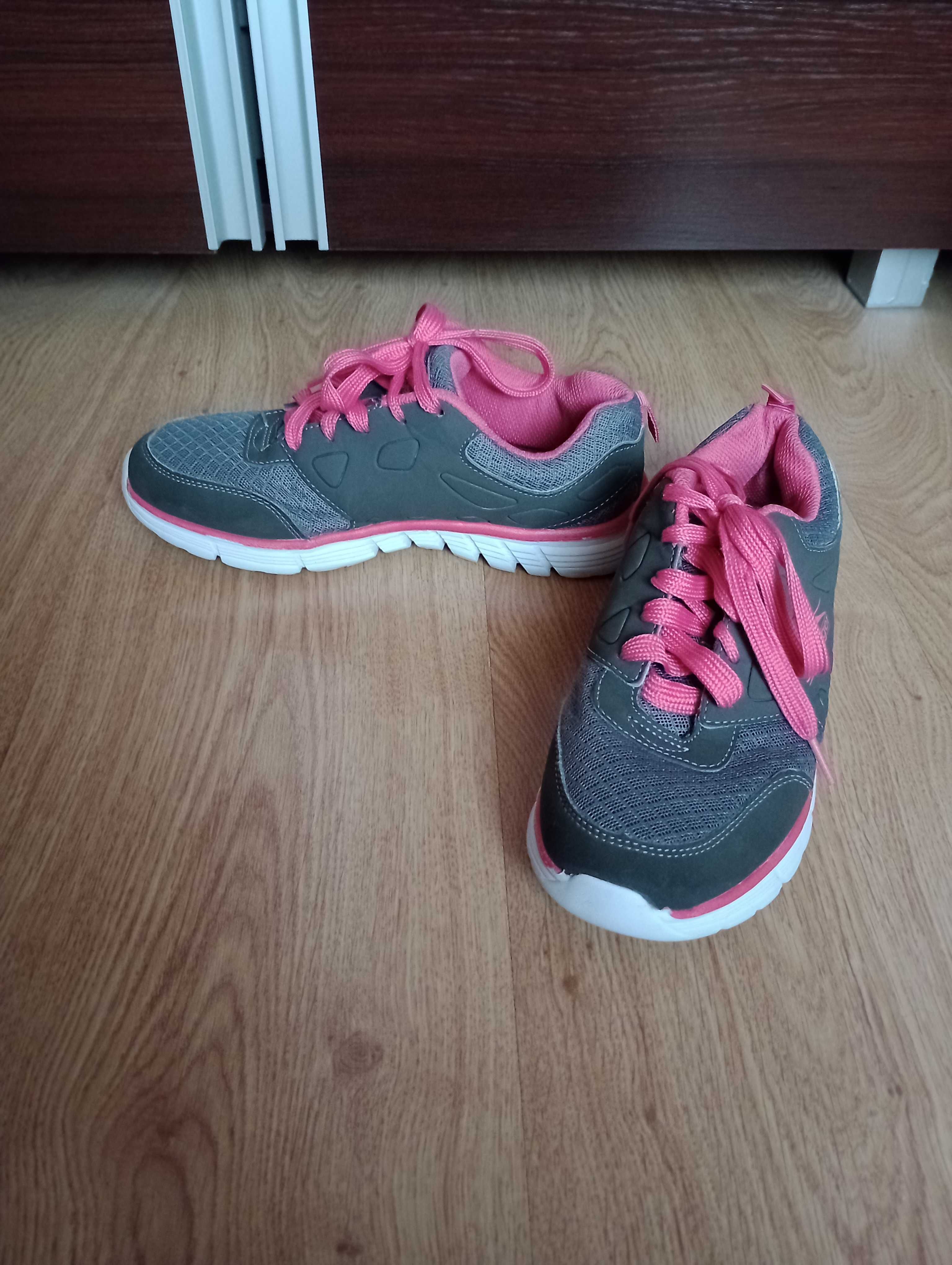 Szaro-różowe buty sportowe Slazenger
