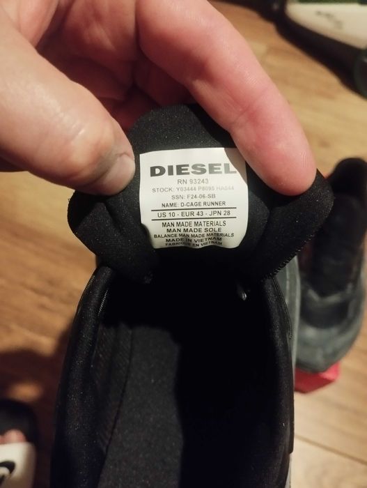 Кросівки оригінальні Diesel 43