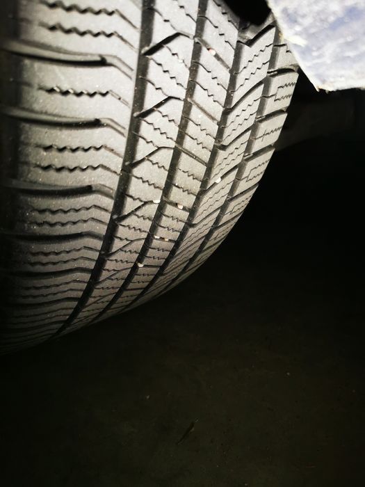 Road Hugger gtp as 235/40r19