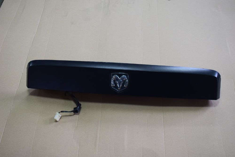 Blenda klapy Dodge Nitro