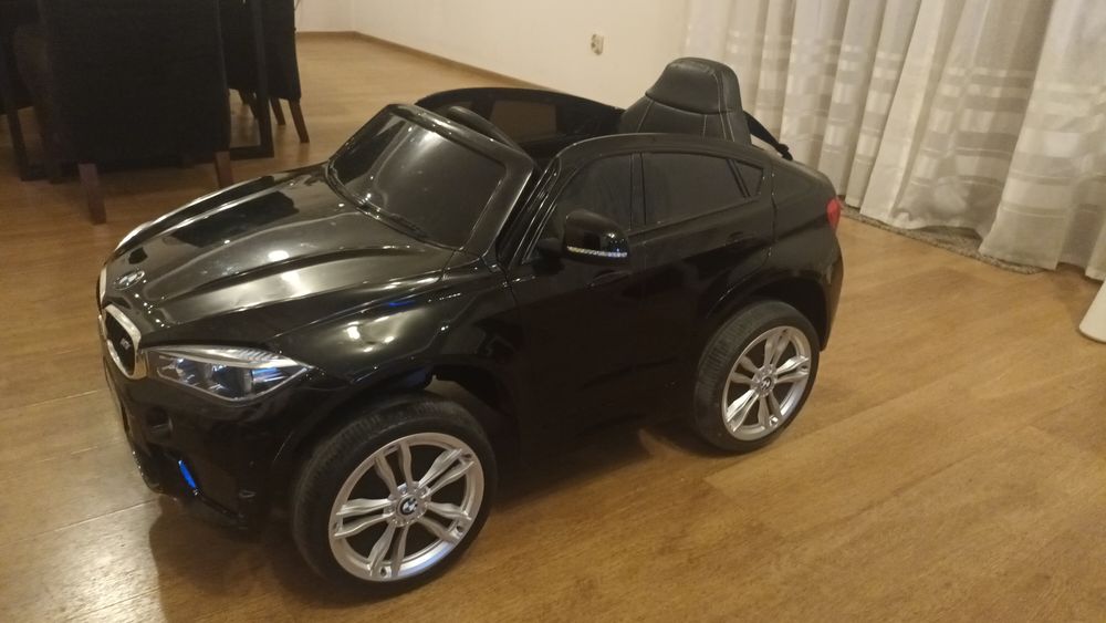 Elektryczne auto BMW X6M
