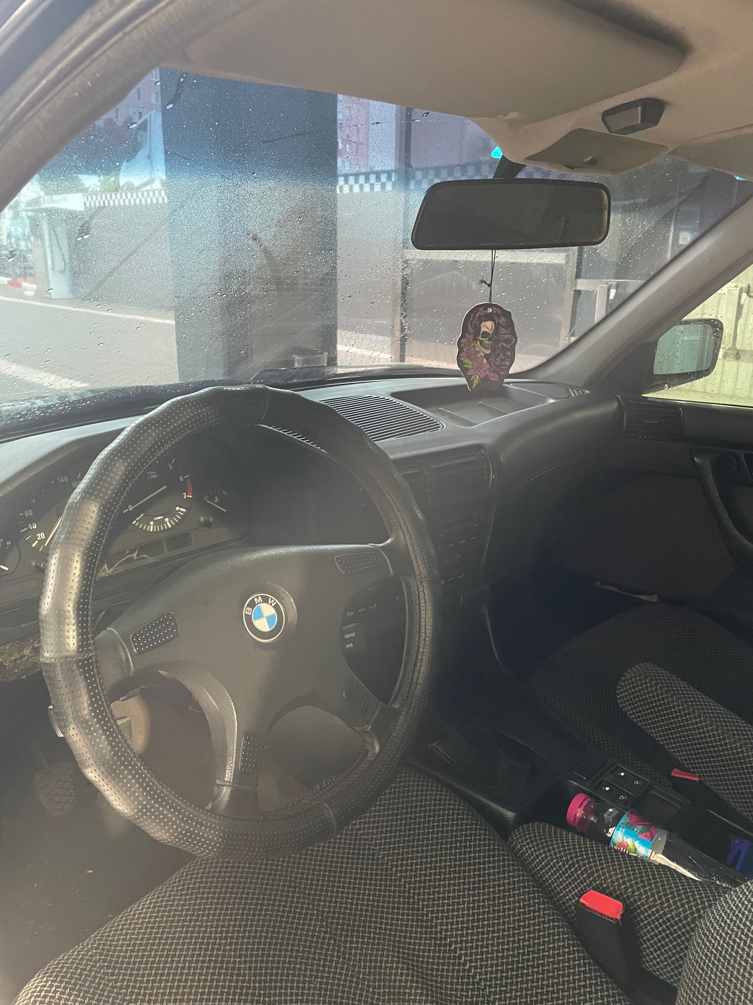 Продам BMW E34 525i